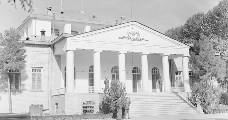 Советское посольство в Тегеране. 1943 г. 