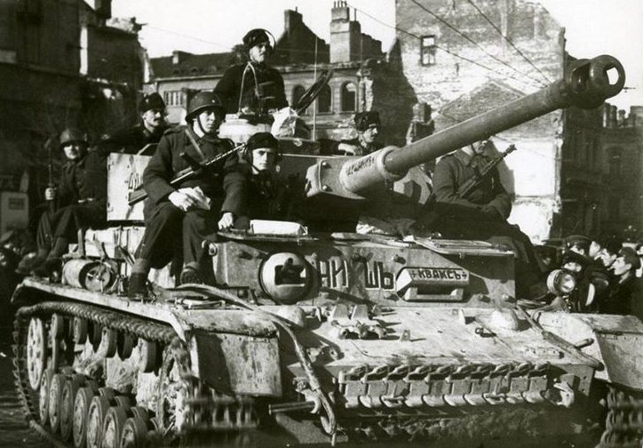 Бронетехника болгарской армии во время парада в Софии. 2 декабря 1944 г. 