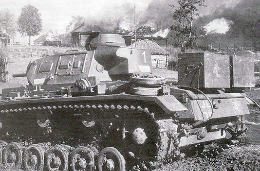 Танки 11-й танковой дивизии Вермахта под Вязьмой.