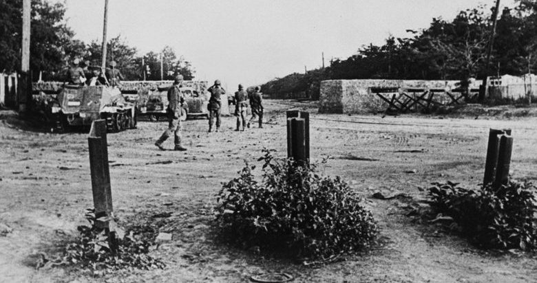Захваченный немцами ДОТ-баррикада.