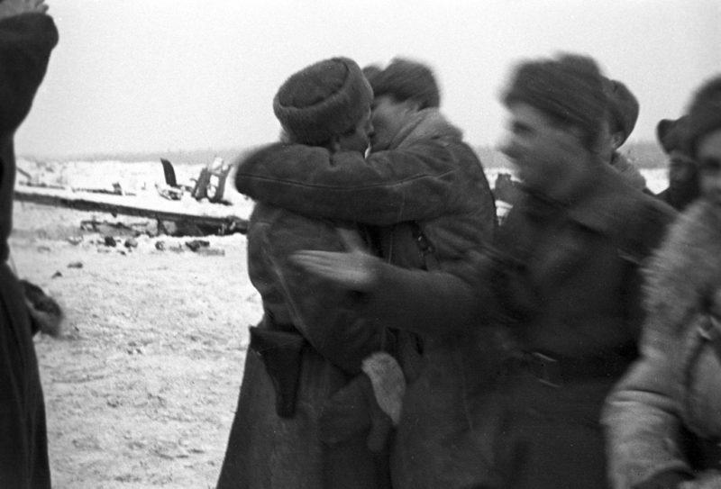 Встреча воинов 2-й ударной и 67-й армий. 18 января 1943 г.