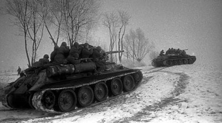 Советские войска в наступлении. 
