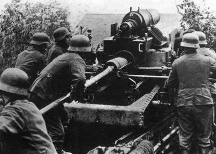 Немецкая тяжелая артиллерия под Ленинградом. 