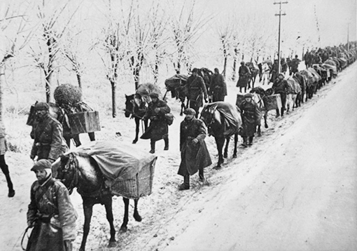 Румыны на дороге в окрестностях Севастополя. 1941г. 