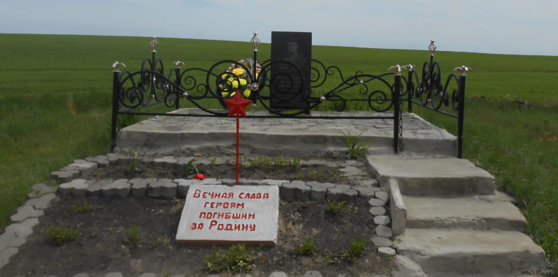с. Лубянка Медвенского р-на. Братская могила советских воинов, погибших в годы войны.