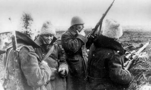 Румынские солдаты в обороне у Сталинграда. 1942 г. 