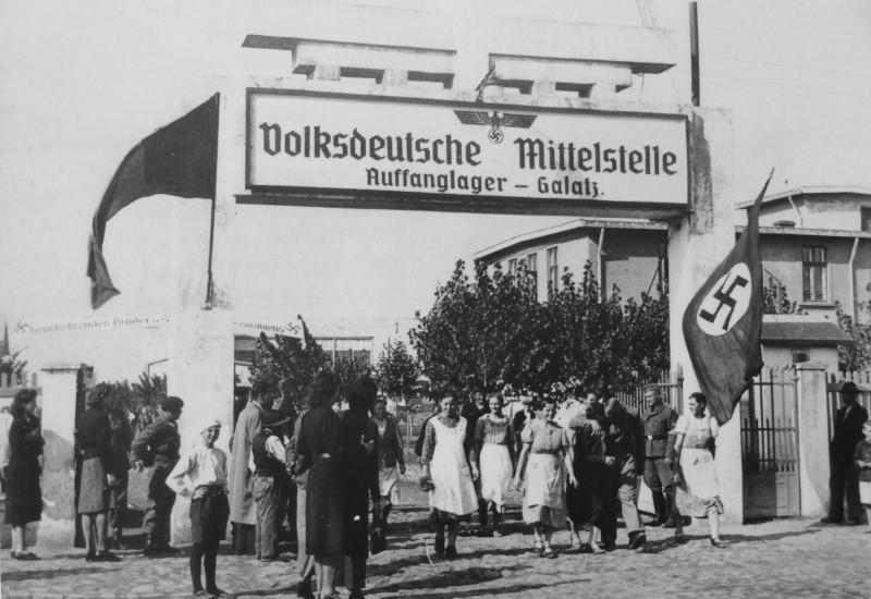 Приемный лагерь немецкой «Центральной службы по делам этнических немцев» в Румынии. Октябрь 1940 г. 