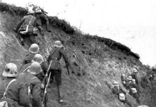 Румынская пехота под Сталинградом. 1942 г. 