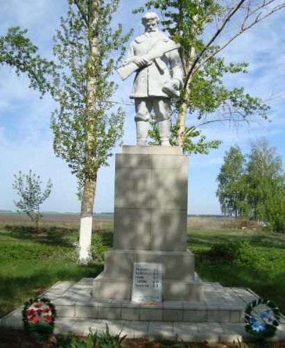 с. Петропавловка Медвенского р-на. Памятник, установленный в 1962 году на братской могиле, в которой захоронено 6 советских воинов, в т.ч. 1 неизвестный. 