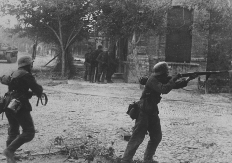 Уличный бой в Новороссийске. Сентябрь 1942 г.