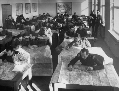 Курсанты румынского военного училища Бухарест, 1940 г. 