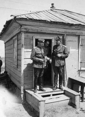 Генерал Петр Думитреску и генерал Корнелиу Драгалина на Восточном фронте. 1942 г.