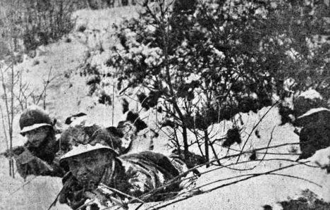 Пехотинцы в Аппенинах. 1944 г. 