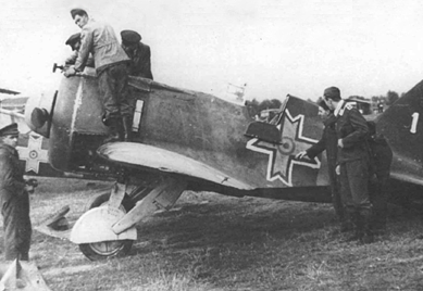На румынском аэродроме. 1943 г. 