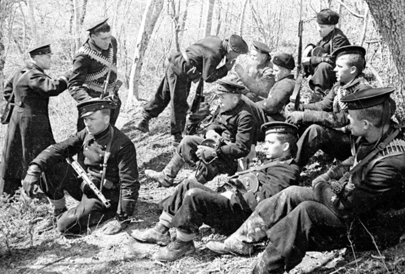 Морские пехотинцы из отряда Цезаря Куникова. 1943 г.