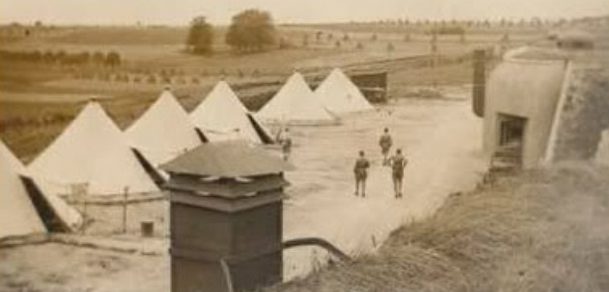 Лагерь французской пехоты перед убежищем «Petit-Réderching». 1939 г. 