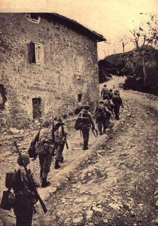 Бразильские войска в Монтезе. Италия, 1945 г. 