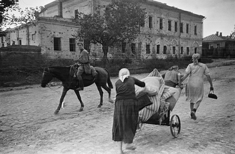 Возвращение беженцев. Август 1943 г.