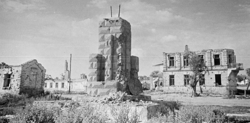 Руины города. Август 1943 г.