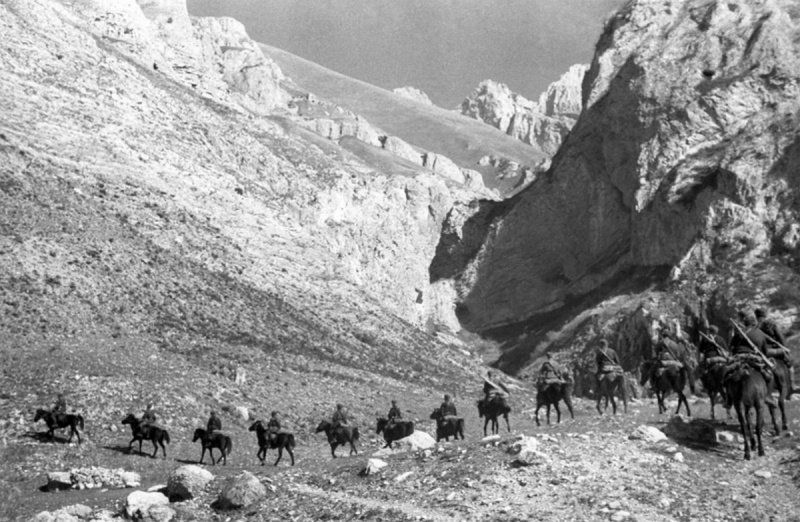 Советская кавалерия на Кавказе. 1943 г. 