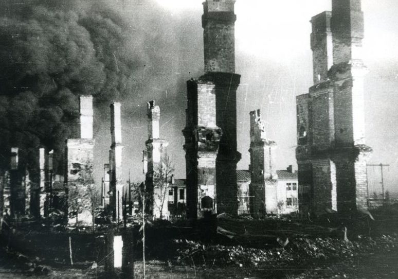 Руины города. Август 1943 г. 