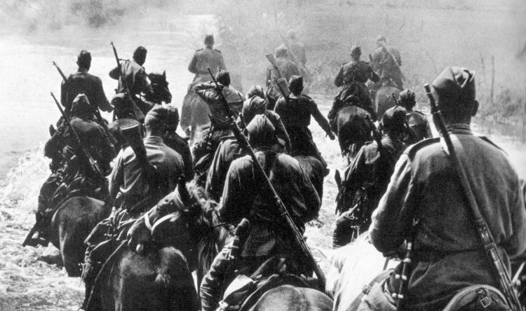 Переправа советской кавалерии. 1944 г. 
