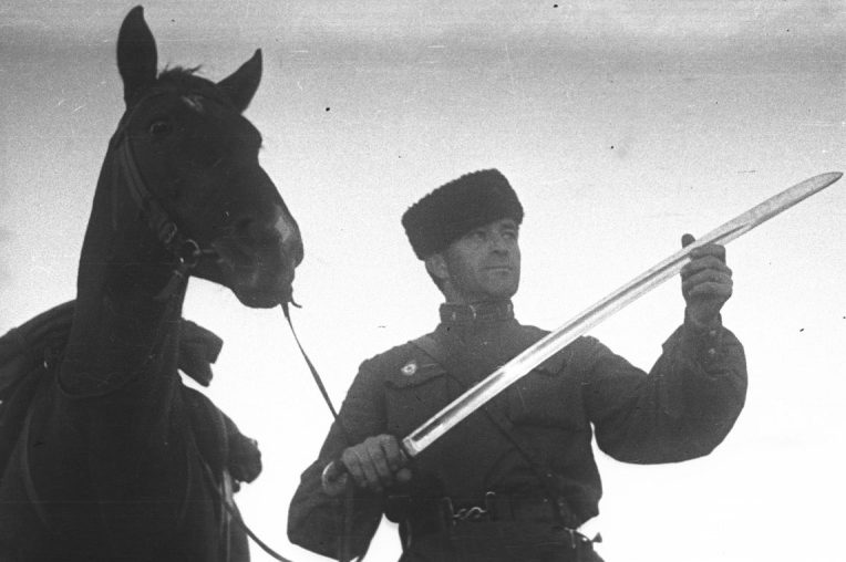 Советские кавалеристы. 1945 г.