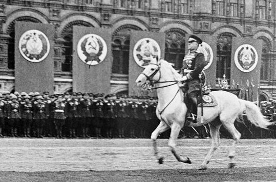 Маршал Жуков на Красной площади во время парада Победы. 24 июня 1945 г. 