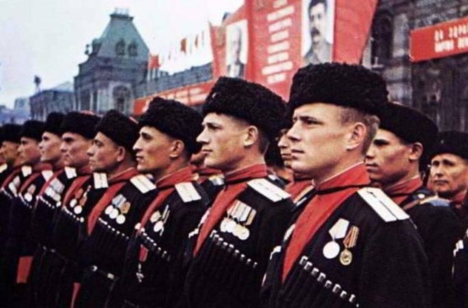 Советские казаки на параде победы 24 июня 1945 года.