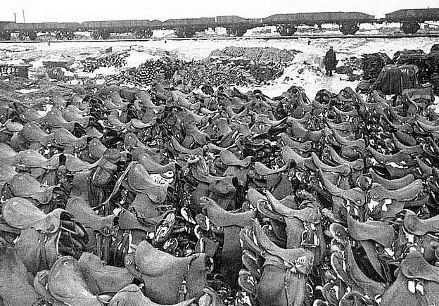 Седла лошадей съеденных в Сталинградском котле. 1943 г. 