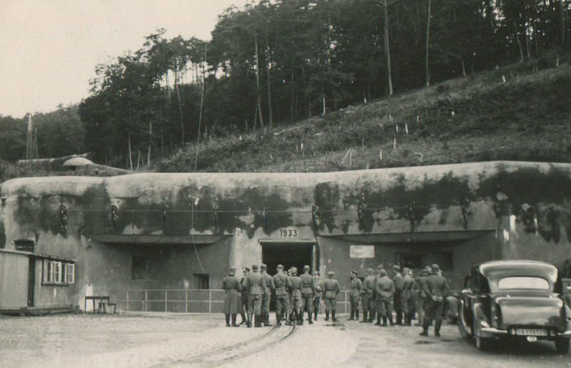 Немецкие войска у форта «Hochwald». Июнь 1940 г.