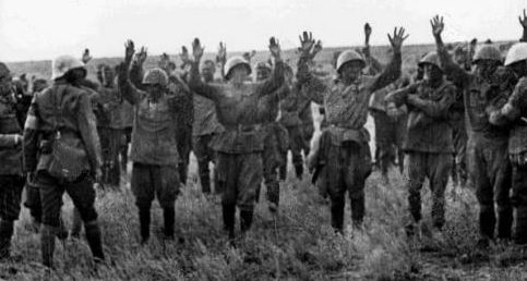 Советские солдаты в плену у румынов. Кавказ. 17 ноября 1942 г.