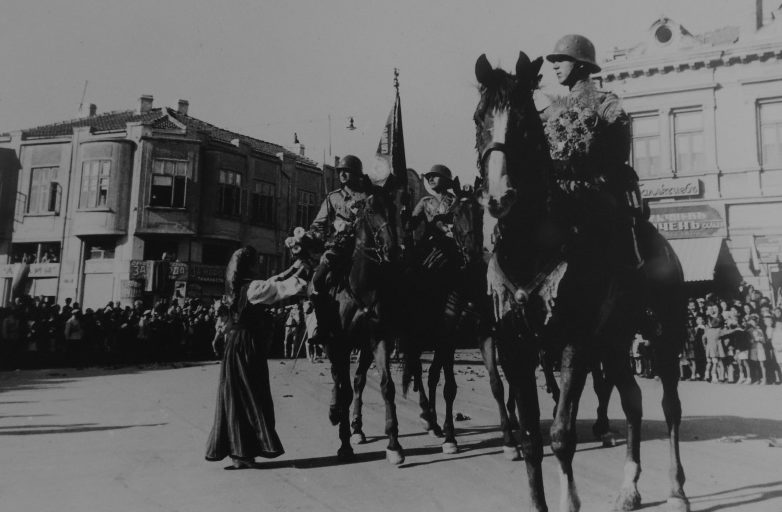 Болгарская кавалерия входит в Добрич в ходе возвращения Южной Добруджи. Сентябрь 1940 г. 