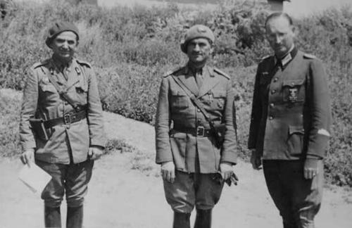 Генерал-майор Иоан Думитрач (в центре) на Восточном фронте. 1942 г. 