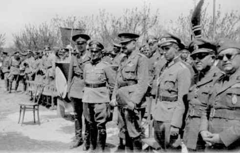 Румынские и немецкие офицеры на Восточном фронте. 1942 г.