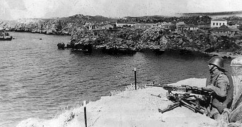 Румынские пулеметчики на берегу Черного моря. 1942 г.