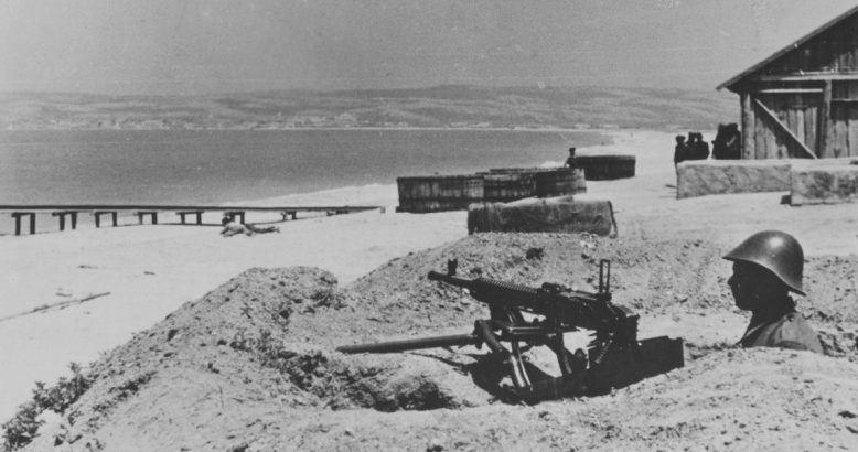 Румынские пулеметчики на берегу Черного моря. 1942 г.