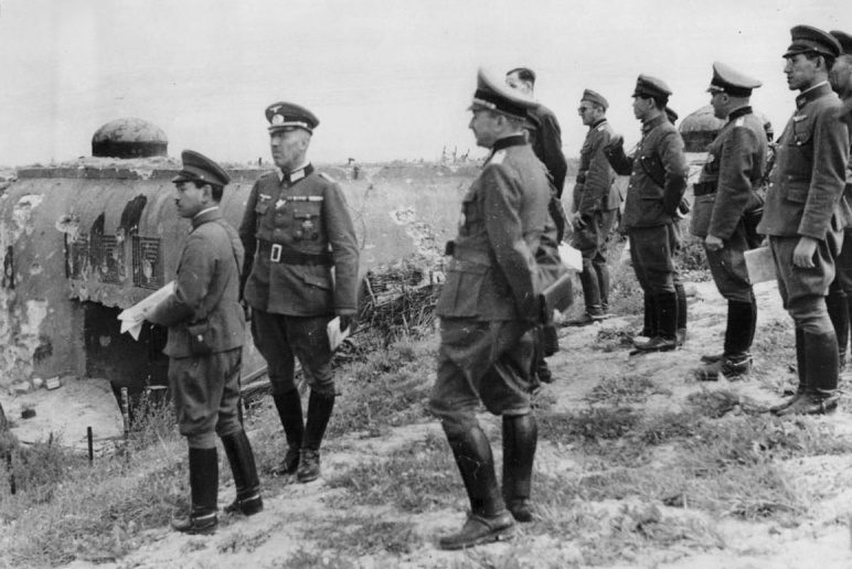 Японская военная делегация на Линии Мажино. Август 1940 г. 