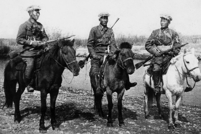 Монгольские кавалеристы.