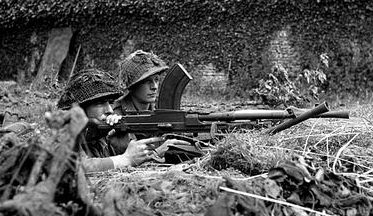Канадцы на боевой позиции. Нормандия, Франция. 20 июня 1944 г.