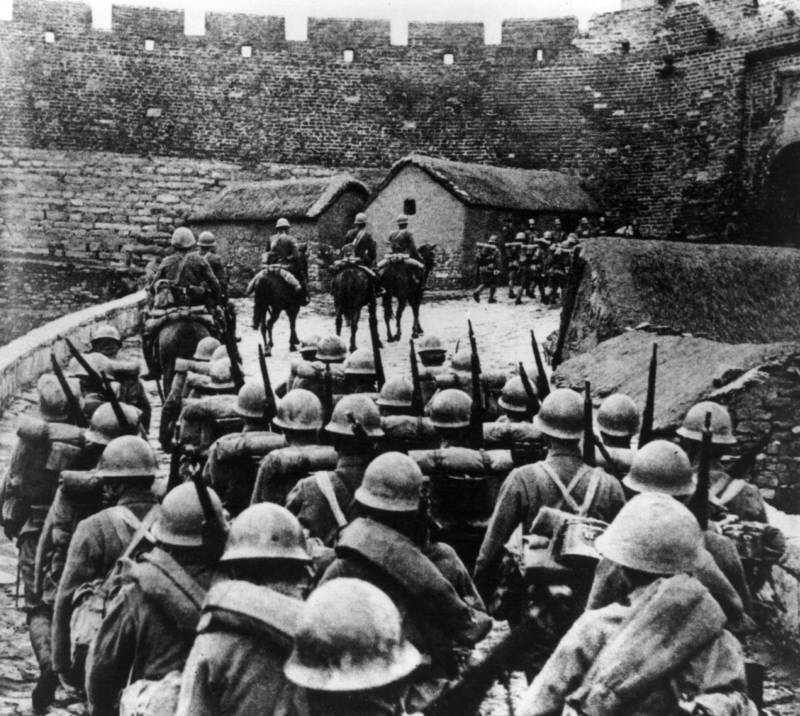 Японские войска вступают в Маньчжурию. 1931 г. 