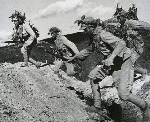 Атака китайских солдат. Декабрь 1939 г. 