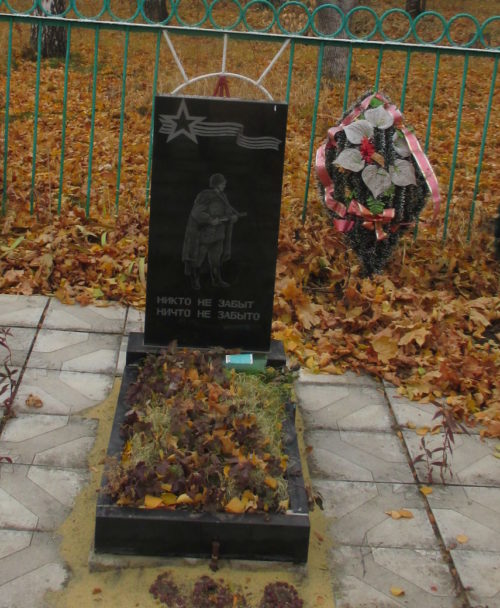 с. Ледовское Советского р-на. Братская могила советских воинов, погибших в боях с фашистскими захватчиками в 1942 г.