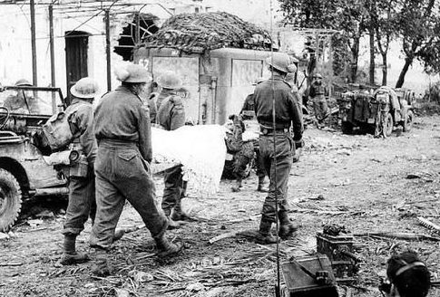 Эвакуация раненных. Франция, июнь 1944 г.