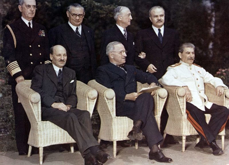 К. Эттли, Г. Трумэн и В. Сталин.