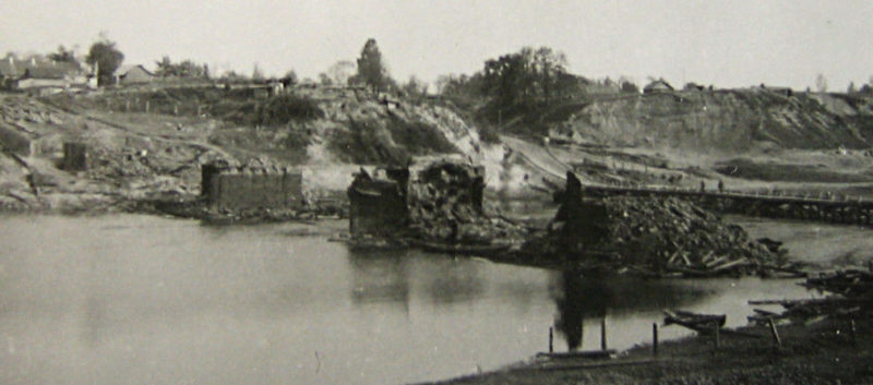 Уничтоженный мост через Днепр. 1941 г.