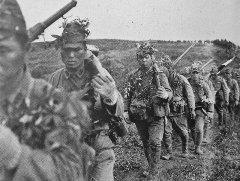 Японская пехота на марше в южном Китае. 1941 г. 