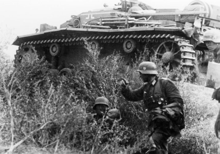 Немецкие солдаты на подступах к Сталинграду. Июль 1942 г.
