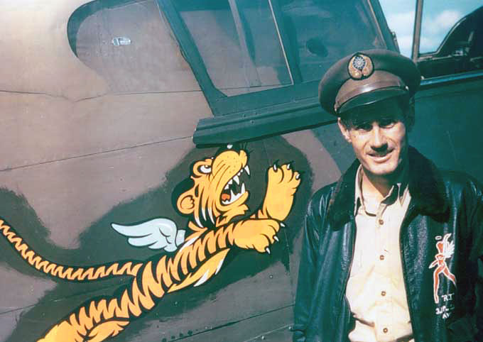 Один из лучших летчиков-истребителей группы «Летающие тигры» Роберт Смит. 1941 г. 