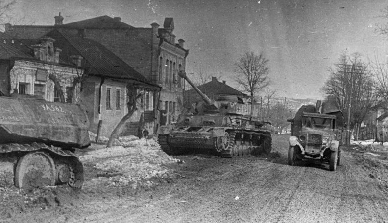 Немецкая техника, захваченная советскими войсками. Март 1944 г.